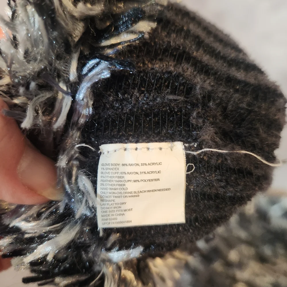 Black and Gray Knit‎ Scarf and Gloves Set